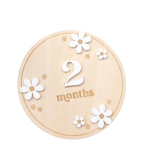 Plaque de <span class=keywords><strong>porte</strong></span> en bois d'érable pour bébé, souvenir de premier anniversaire, réutilisable, ronde, gravée, à suspendre au mur, signe de <span class=keywords><strong>naissance</strong></span>, artisanat - Product Image 1