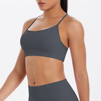 Sujetadores deportivos de yoga para mujer al por mayor, con tirantes finos cruzados en la espalda, sin costuras, con almohadillas extraíbles, ideales para fitness, pilates y entrenamiento.