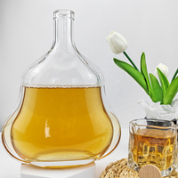 Fabricant de gros verre à vin transparent de 500ml 1l bouteille en verre en forme de gourde à liqueur personnalisée