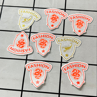 Écussons thermocollants en silicone personnalisés de marque de créateur célèbre, étiquettes autocollantes prêtes à l'emploi, impression 3D par transfert thermique, lavables