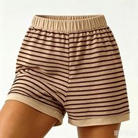 Ensemble T-shirt rayé et short en maille pour femme, style décontracté, collection Printemps, Été, Automne, inspiré des tendances européennes et américaines.