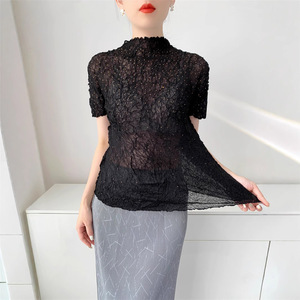 Nouveau pull élégant à manches courtes, style Miyake, plissé artistique, haut de gamme, brillant, brodé de pierres, coupe ajustée - Product Image 2