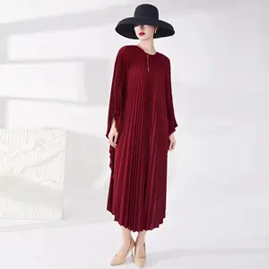 Factory Outlet Neuestes Design Miyake Solid Color Plussize Robe Kleid Frauen Fledermaus Ärmel Plissee Kleid Muslim Plus Size Dre