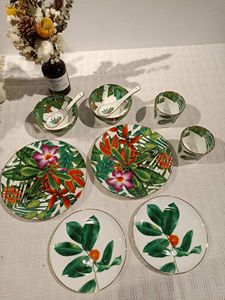 Juego de Vajilla de Porcelana China de 10 Pulgadas con Borde Dorado y Diseño de Puntos, Platos Verdes Aptos para Alimentos, para Bodas y Eventos, Venta al Por Mayor de Fábrica - Product Image 5