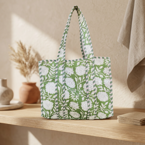 Bolso Tote con Estampado Floral Verde y Correas de Hombro a Juego para Compras Diarias y Salidas Informales, con Detalles Decorativos - Product Image 1