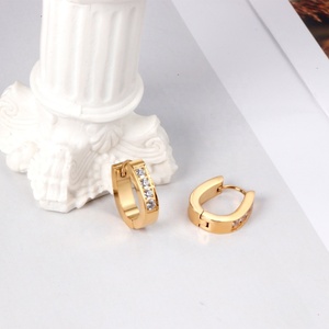 Pendientes de Aro con Diseño de Moda en Forma de Hebilla, Chapados en Oro de 18K, de Acero Inoxidable para Mujer - Product Image 1