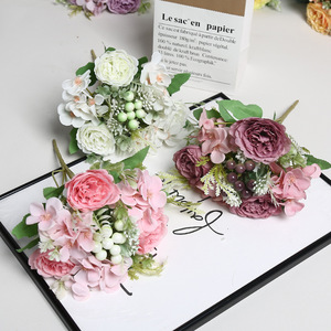 Ramo de Peonías Artificiales Lichao, Flor de Seda para Decoración de Bodas y Hogar, Arreglo Floral Hecho a Mano - Product Image 3