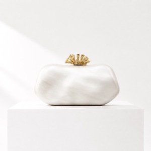 Factory Wholesale Acrylic Luxury <b>Clutch</b> Bags Hard Shell with Gold Crown Decoration Chains Evening Party <b>Wedding</b> Style - Product Image 3