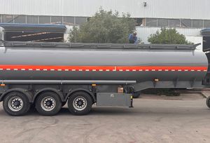 Semirremolques Cisterna de Acero al Carbono/Acero Inoxidable de 45m³ para Transporte de Petróleo, Gasolina y Diésel, para Tanzania - Product Image 4