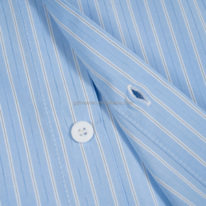 Chemise Rayée Personnalisée à Impression Totale DTG, Coupe Ample Décontractée, Boutonnée pour Homme, Vêtement Homme de Luxe avec Logo Personnalisé - Product Image 4