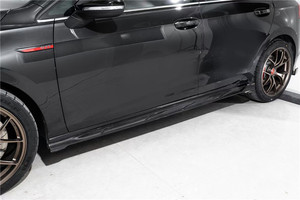 Kit carrosserie pour Volkswagen Golf 8 GTI, style Shyl amélioré, en fibre de carbone, comprenant lèvre avant, jupes latérales, diffuseur et spoiler - Product Image 4