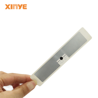 Conception imprimable d'autocollant d'étiquette RFID UHF personnalisable en gros pour la fréquence de gestion des stocks 860-960MHz