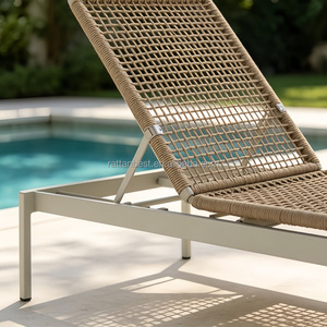 Chaise longue d'extérieur en aluminium tressé sans accoudoirs, à usage commercial - Product Image 6