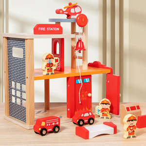 Jeu de rôle Montessori en bois pour enfants : Station de police et parking – Jouet éducatif et cadeau très prisé pour les enfants - Product Image 4
