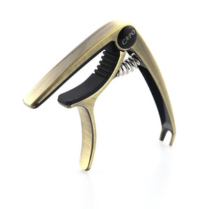 Accordeur de capo de <span class=keywords><strong>guitare</strong></span> en aluminium à prise forte pour guitares acoustiques et classiques Polyvalent pour les styles acoustiques et classiques - Product Image 4