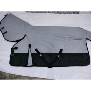 Couverture pour cheval de qualité assurée, en matériau durable, disponible en plusieurs couleurs, pour la protection des chevaux. - Product Image 1