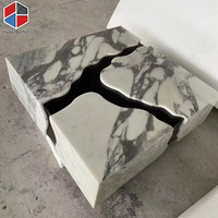 Table basse en marbre vert naturel Table centrale en marbre de forme craquelée minimaliste pour appartement carré