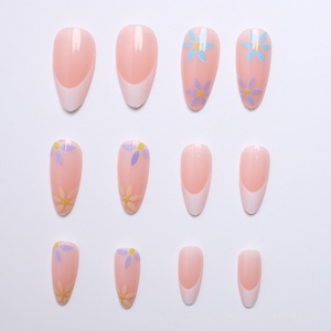 <span class=keywords><strong>Uñas</strong></span> Postizas Medianas de PMMA con Certificación CE, Color <span class=keywords><strong>Rosa</strong></span> Bebé Brillante, Punta Francesa Blanca, Diseño Floral de Margaritas Pintadas a Mano en 3D, Primavera - Product Image 3
