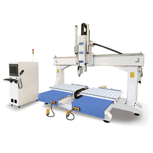 Máquina enrutadora CNC de talla de madera 3D de 3 ejes y <span class=keywords><strong>4</strong></span> ejes 1325 1530 para puerta de muebles de madera - Product Image 1