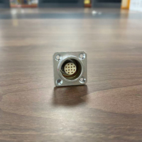 Conector Industrial Hembra con Brida Impermeable IP67 Serie REUNION 1K, 2K, Conector Automotriz
