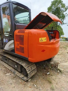 Mini-excavatrice Hitachi ZAXIS 60 d'occasion, à braquage zéro, compacte, sur chenilles, pour travaux de construction et agricoles - Product Image 3