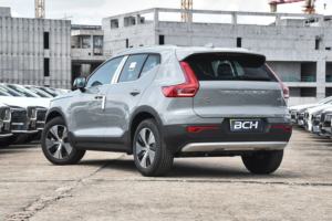 VOLVO XC40 2024: SUV Compatto ad Alte Prestazioni con Cambio a Doppia Frizione a 7 Velocità, 180km/h, 2.0T, VOLVO XC40 EV FWD SUV 2025 - Product Image 3