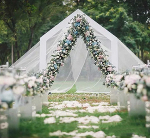 Nuevo Arco Decorativo Moderno de Hierro Triangular Multicolor de Larga Duración para Bodas con Diseño Geométrico en Varios Tamaños - Product Image 1