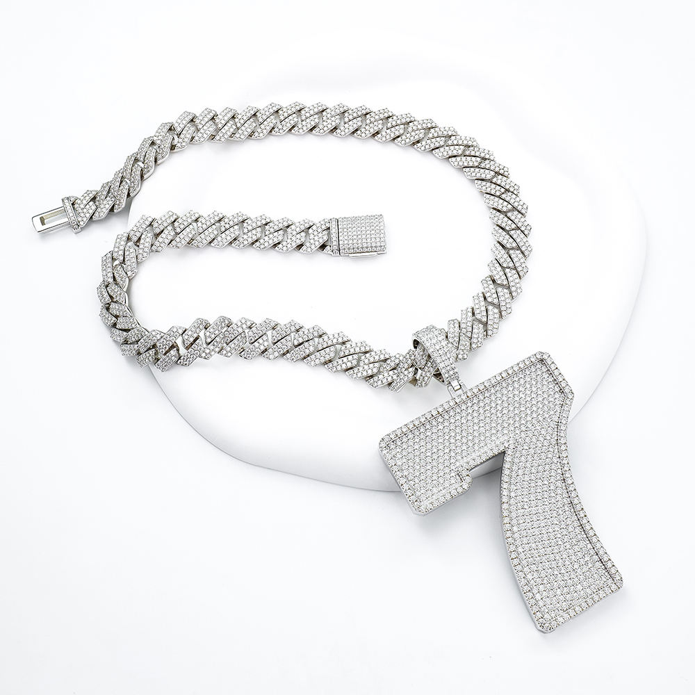 สร้อยคอพร้อมจี้