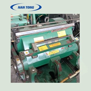 Presse à découper semi-automatique Nantou 930, course de 930 mm, machine de découpe de métal hydraulique - Product Image 1