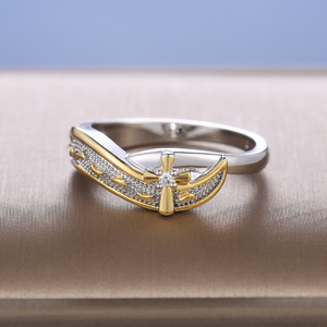 Bague bicolore mate Creative Footprint, bijou de mode pour femme, à porter au quotidien - Product Image 3