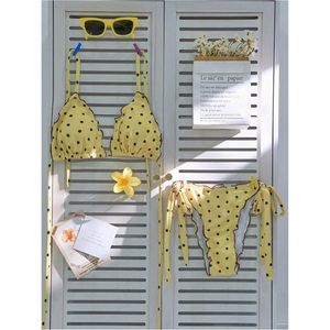 Ensemble bikini 2 pièces pour femme, maillot de bain jaune à pois, dos nu, string échancré - Product Image 4