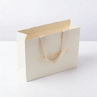 Sacs shopping en papier kraft blanc personnalisés, sacs cadeaux en papier écologiques, sacs en papier kraft de luxe personnalisés avec votre propre logo