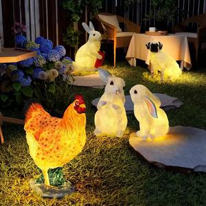 Lampe solaire LED réaliste en forme de poule pour la décoration de jardin, les zones panoramiques et l'éclairage de cour – Illumination paysagère animale - Product Image 1