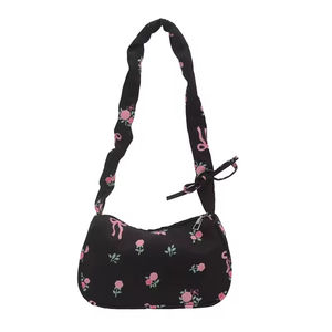 Bolso bandolera de moda para mujer, estilo principios de otoño, con diseño de fresa, pequeño, cuadrado, con forro de PU, multifuncional, para llevar bajo el brazo o al hombro. - Product Image 6