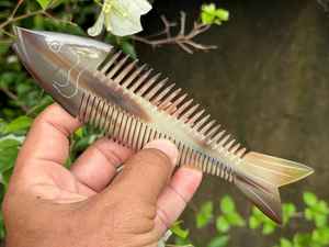 หวีทำมือจากเขาควายธรรมชาติ สำหรับจัดแต่งทรงผม ลดไฟฟ้าสถิต และดูแลหนังศีรษะและเส้นผมในทุกวัน - Product Image 3