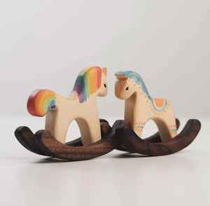 Caballito balancín y unicornio de madera miniatura hechos a mano para niños, adorno de madera DIY de Vietnam, precio económico - Product Image 1