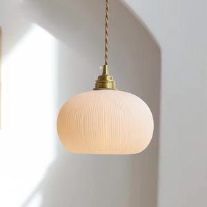 Lampada a Sospensione Moderna in Ceramica E27 con Base in Ottone, Illuminazione a Soffitto per Cucina e Isola, Luminosa e Salva-Vista - Product Image 2