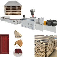Certificat CE PVC WPC Cadre de panneau de porte 500-600 kg/h Extrudeuse en plastique directement du fabricant