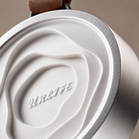 Diffuseur de parfum pour voiture TopOne en alliage d'aluminium de luxe avec sangle en cuir marron premium et cœur poreux 3D OEM