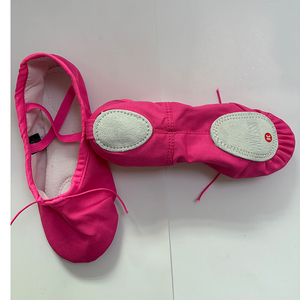<span class=keywords><strong>Zapatillas</strong></span> <span class=keywords><strong>de</strong></span> <span class=keywords><strong>Ballet</strong></span> <span class=keywords><strong>de</strong></span> Lona para Mujer, con Suela Partida, Color Rosa Intenso, para <span class=keywords><strong>Ballet</strong></span> y Baile <span class=keywords><strong>de</strong></span> Salón - Product Image 2
