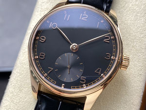 Montre de créateur de luxe de haute qualité pour hommes avec boîtier en or et petit cadran logo personnalisable - Product Image 3