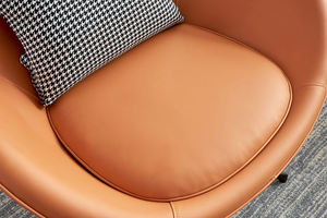 เก้าอี้พักผ่อนดีไซน์ทันสมัยหุ้มหนัง PU นุ่มกำมะหยี่ สำหรับห้องนั่งเล่น เฟอร์นิเจอร์บ้าน คลังสินค้า - Product Image 4