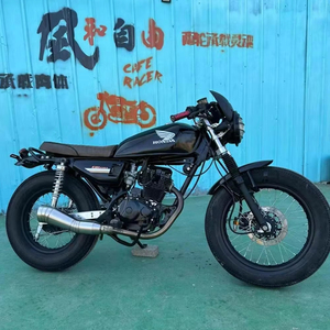Petite <span class=keywords><strong>moto</strong></span> rétro de performance de 200 cm3 avec freins à disque avant et arrière - Product Image 1