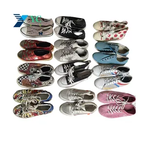 Used canvas shoes can be worn by both men and women