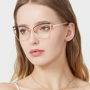 9038 Fashion Photochromic Anti-blue Light <strong>Glasses</strong> Retro Cat Eye Dot Diamond <strong>Glasses</strong> Factory Metal <strong>Frame</strong>