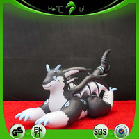 Nouveau design de dragon gonflable noir à chevaucher avec queue de requin