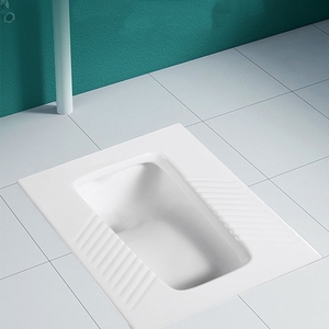 Sartén para inodoro en cuclillas de cerámica negra, gris y blanca de losa de <span class=keywords><strong>roca</strong></span> moderna, nuevo diseño sanitario en cuclillas para hoteles y centros comerciales - Product Image 1