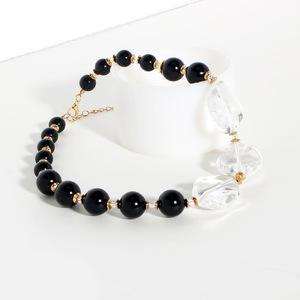 Gargantilla gruesa, collar llamativo con cuentas bohemias para mujer, collar con babero de moda con cuentas grandes en blanco y negro - Product Image 3