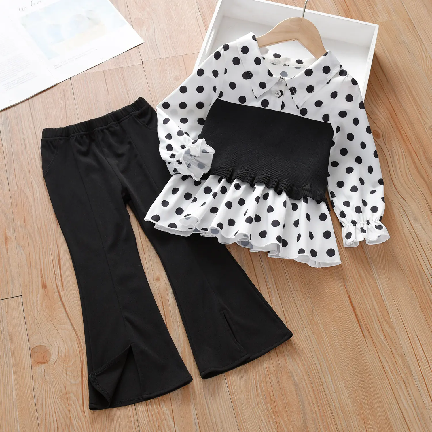 Conjuntos de Roupas Meninas 2023 Novas Roupas Infantis Camisa Polka Dot + Calças Flare Conjunto de Duas Peças Roupas da Menina