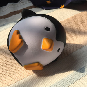 CHENXI Juguete de Pingüino de Alta Calidad, Suave y Blandito, de PU, para Apretar, Kawaii, de Ascenso Lento, para Aliviar el Estrés, Unisex, 11.5x10x9CM - Product Image 2